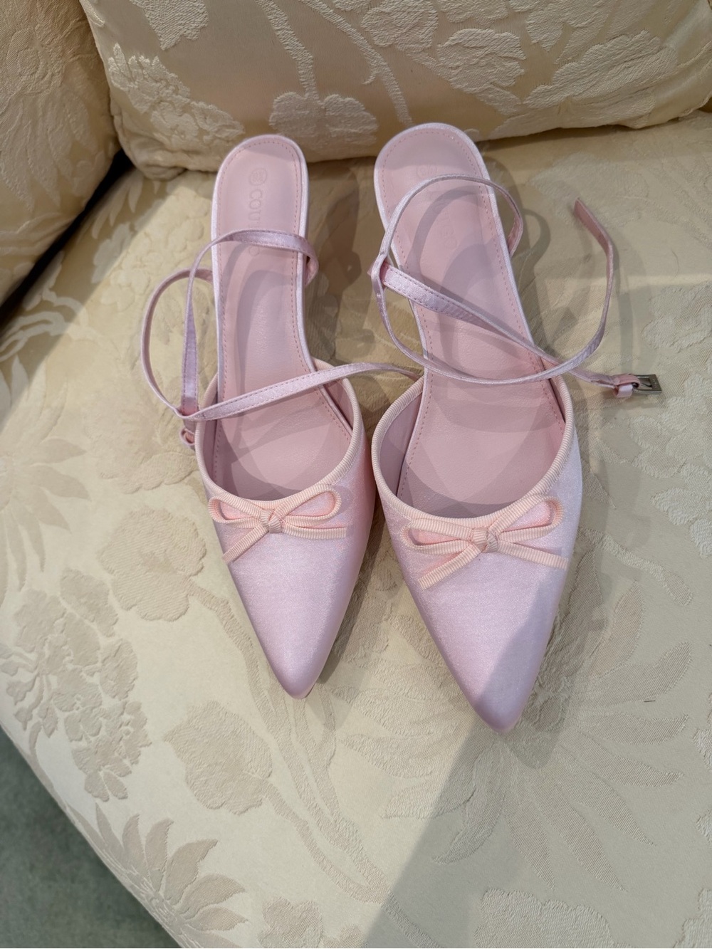 Pointed Bow Slingback Heels in Pale Pink